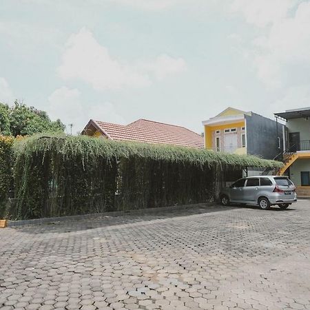 RedDoorz Syariah near Kantor Walikota Jambi Bagian luar foto