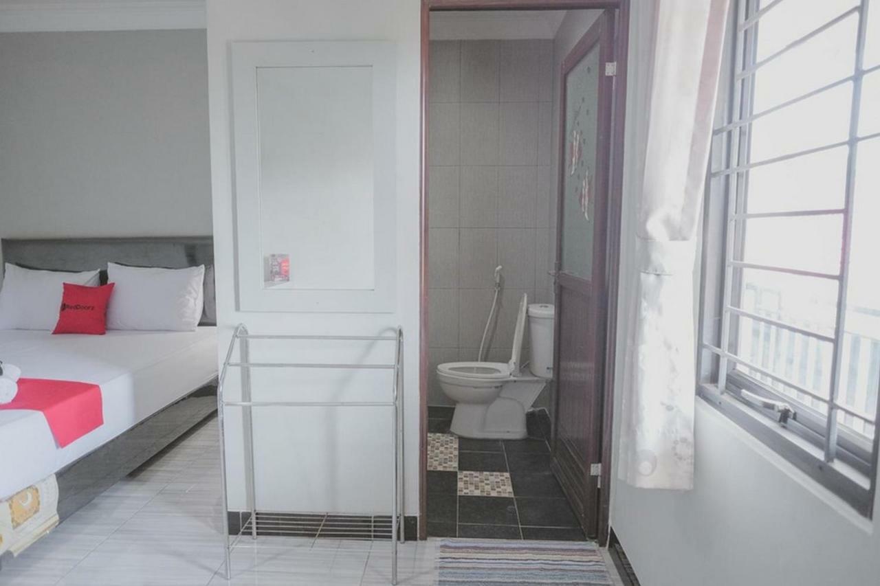 RedDoorz Syariah near Kantor Walikota Jambi Bagian luar foto
